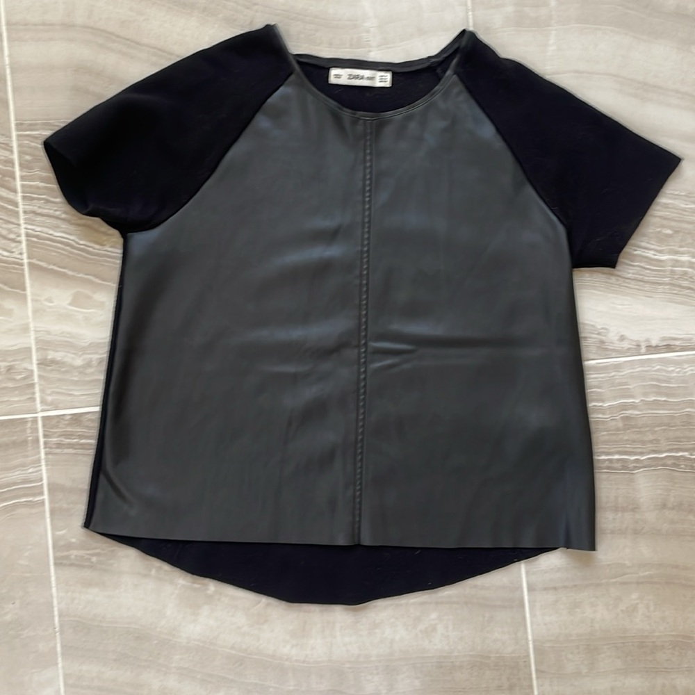 Zara Black Knit / Pleather T Shirt - Size Medium